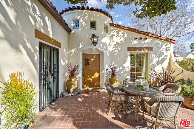 Front Door - 10431 Whipple St