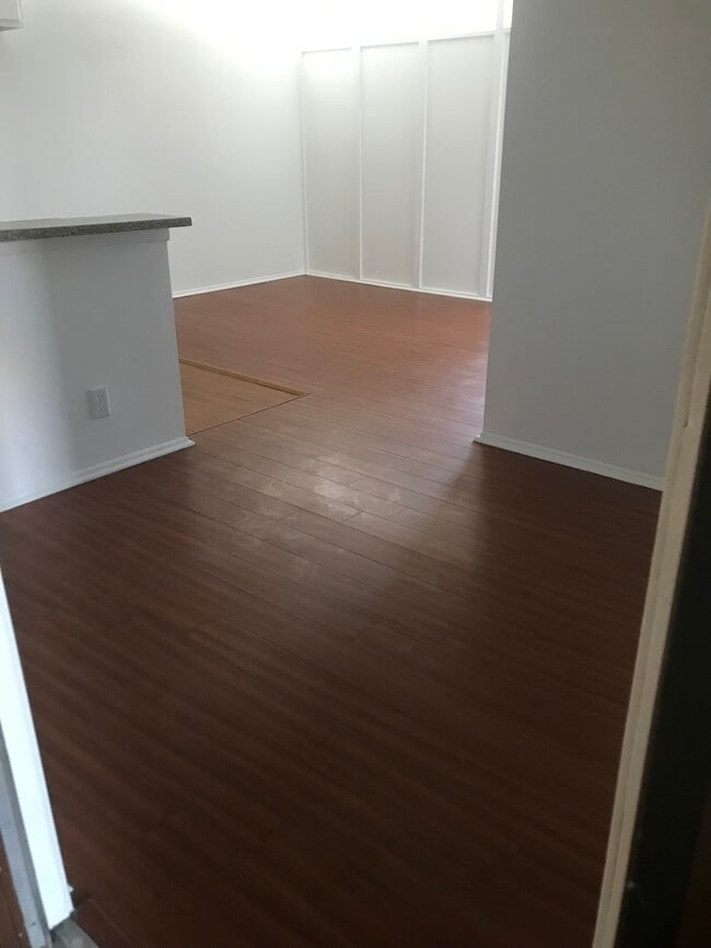 Building Photo - 11948 Hart St