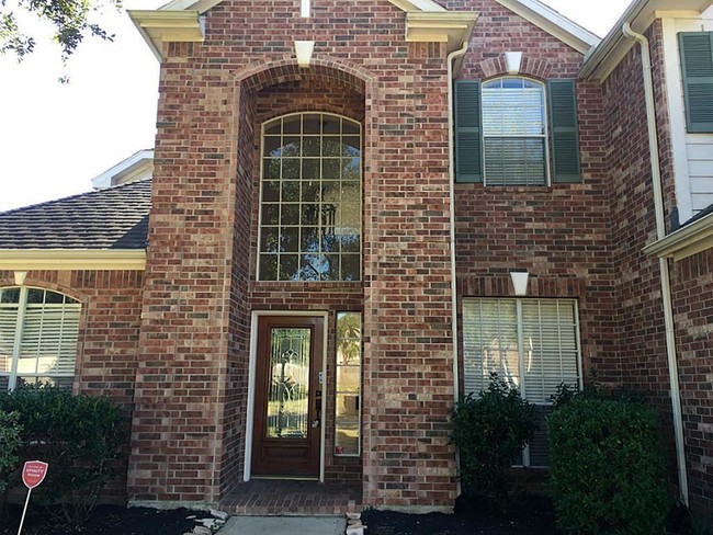Building Photo - 14111 White Oak Gardens Dr