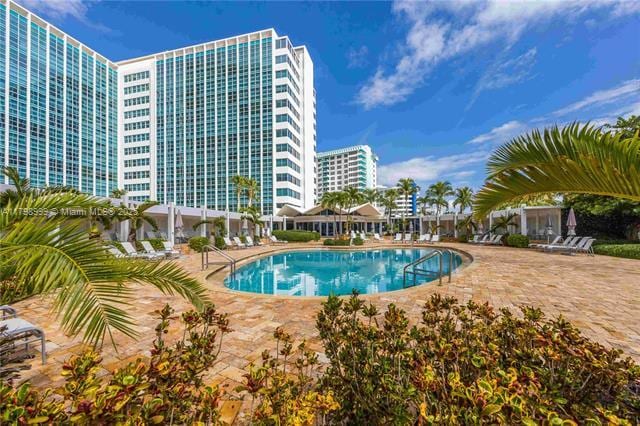 Building Photo - 5055 Collins Ave