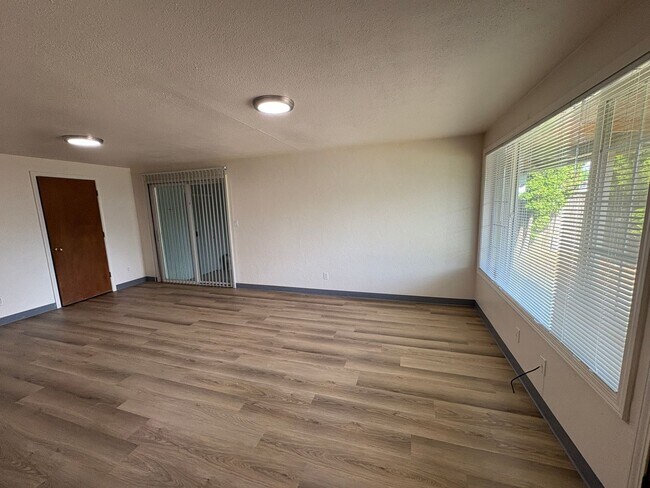 Foto del edificio - 2 Bedroom Duplex in Santa Clara Area