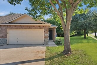 Building Photo - 1427 Piedmont Dr