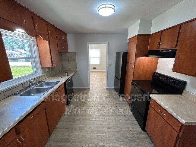 Foto del edificio - 215 N Walnut St