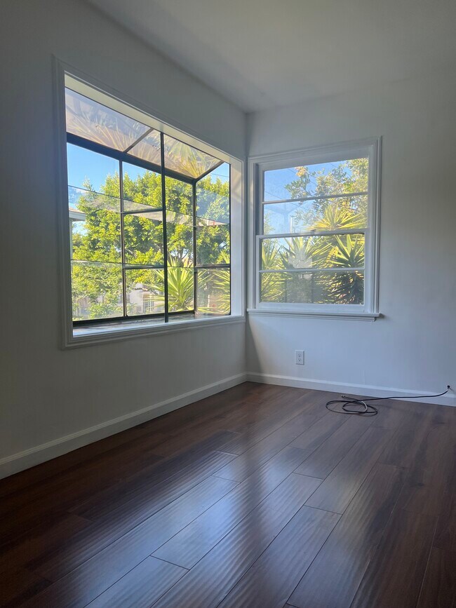 Sala de estar - 636 W Queen St