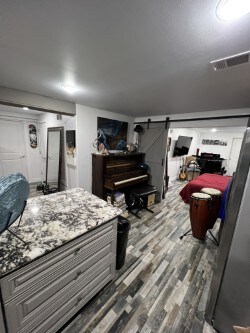 Foto del edificio - 5869 Colbert St