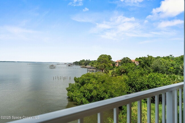 Building Photo - 480 Sail Ln