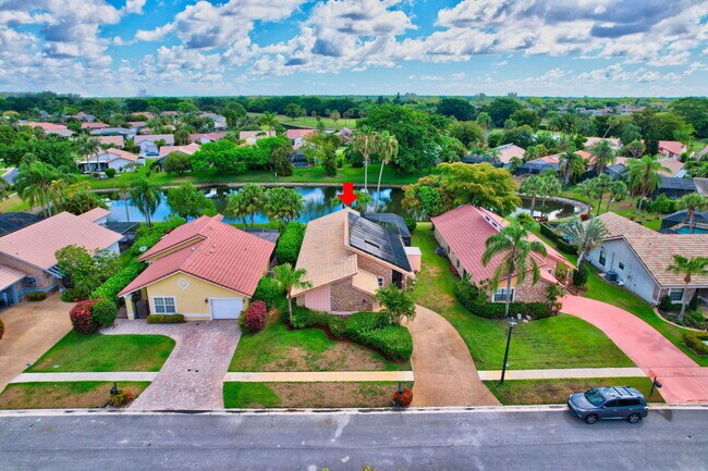Building Photo - 10204 Camelback Ln