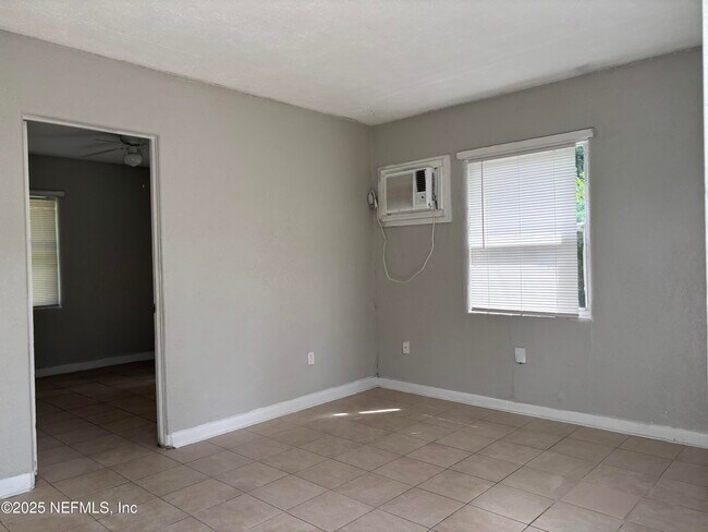 Foto del edificio - 5147 107th St