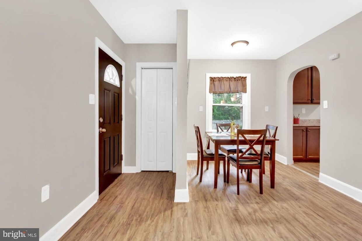 Primary Photo - 456N Nyes Rd