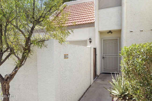 Foto del edificio - 6013 N 79th St
