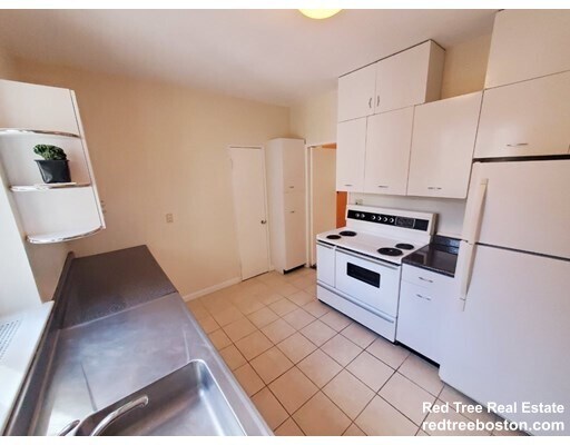 Foto del edificio - 573 Washington St