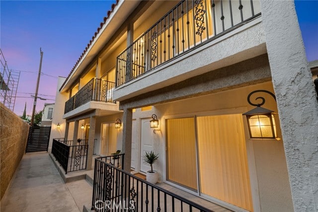 Building Photo - 621 E Cedar Ave