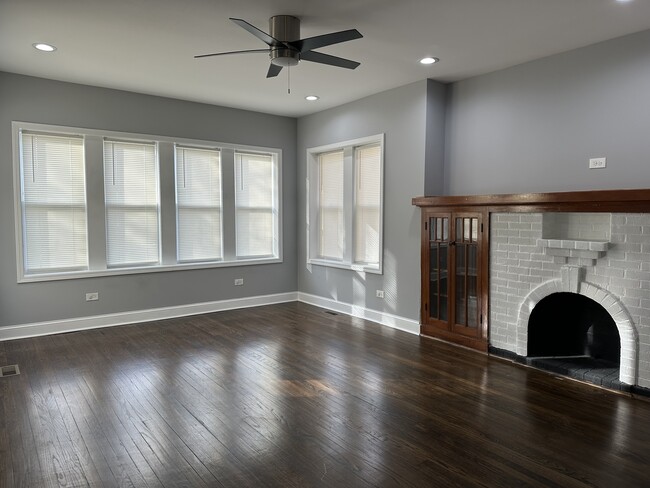 Building Photo - 8125 S Marshfield Ave