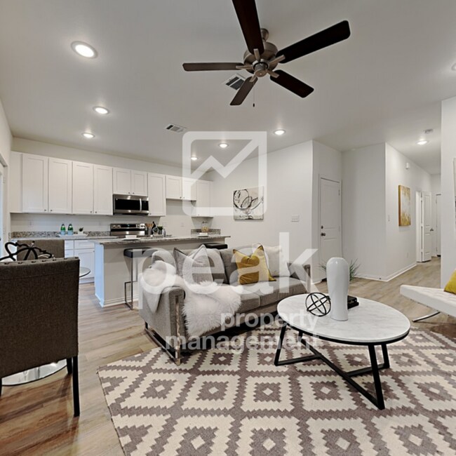 Foto del edificio - $1599! 3 Bed/2.5 Bath Townhome!