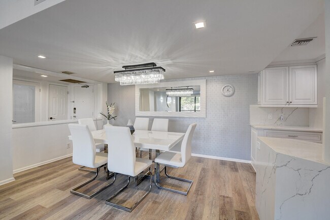 Foto del edificio - 2701 N Ocean Blvd