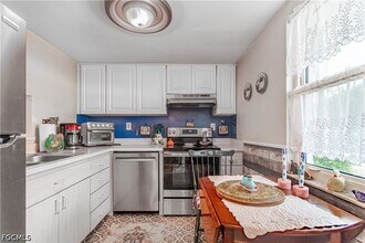 Building Photo - 1580 Pine Valley Dr