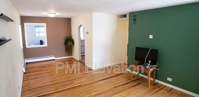 Foto del edificio - 4690 S Grant St