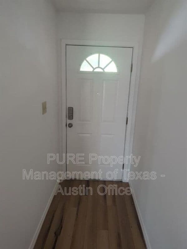Building Photo - 5204 Peppertree Pkwy