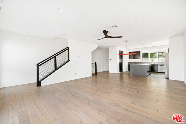 Building Photo - 2920 Rowena Ave