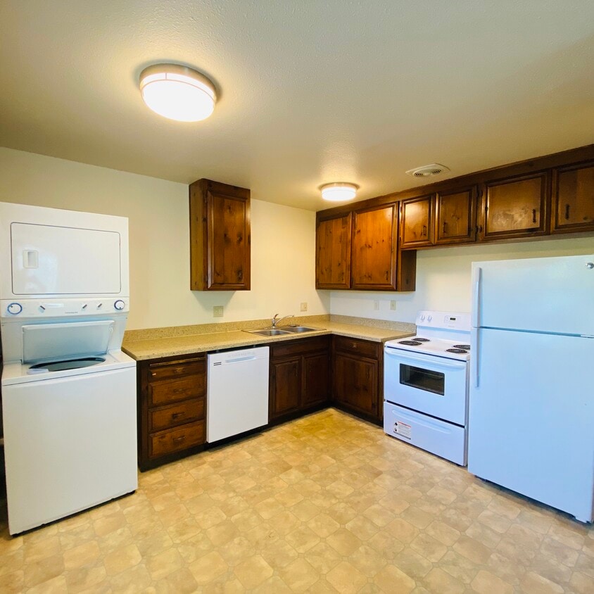 209 Wright Ln, Lakeport, CA 95453 Apartments in Lakeport, CA