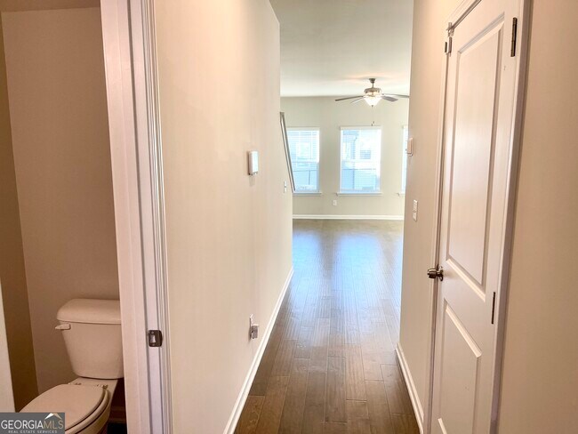 Foto del edificio - 3502 Lakeview Crk