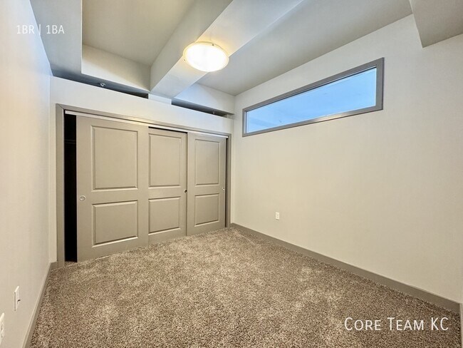 Foto del edificio - 306 E 12th St