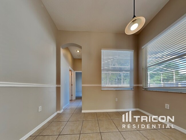 Building Photo - 1504 Canoe Dr
