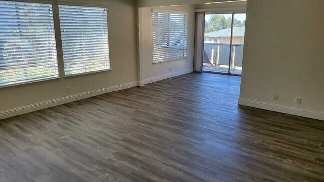 Living Room & Dining Area - 8039 Greenridge Dr