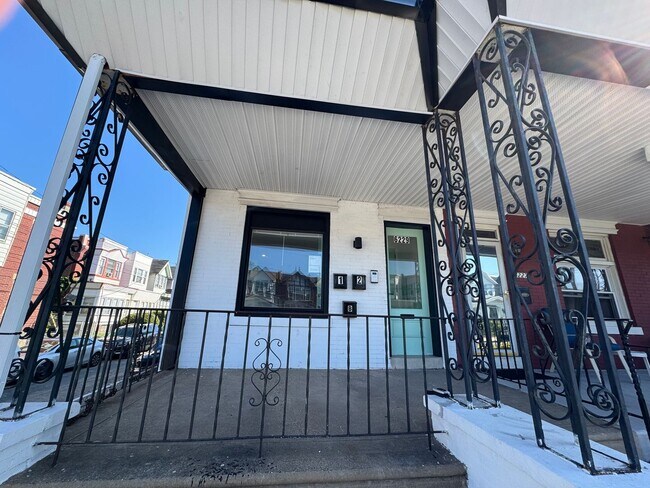 Building Photo - Newly Renovated 1-Bedroom Apartment! Avail...