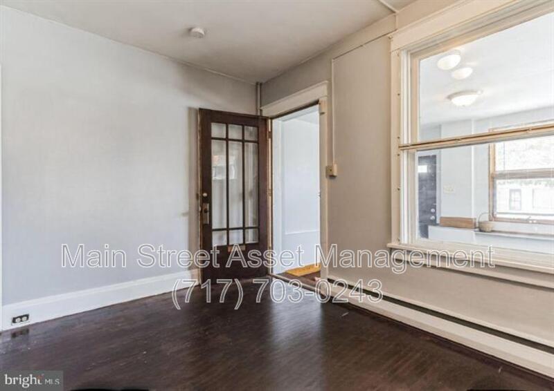 Primary Photo - 3443 Derry St