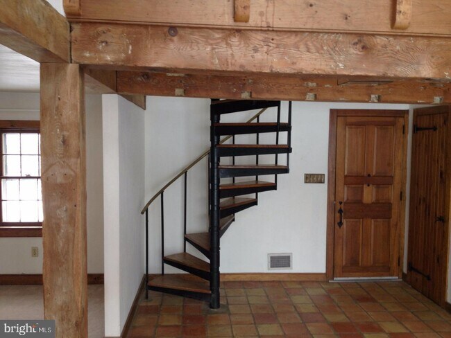 Building Photo - 29 Wawaset Farm Ln