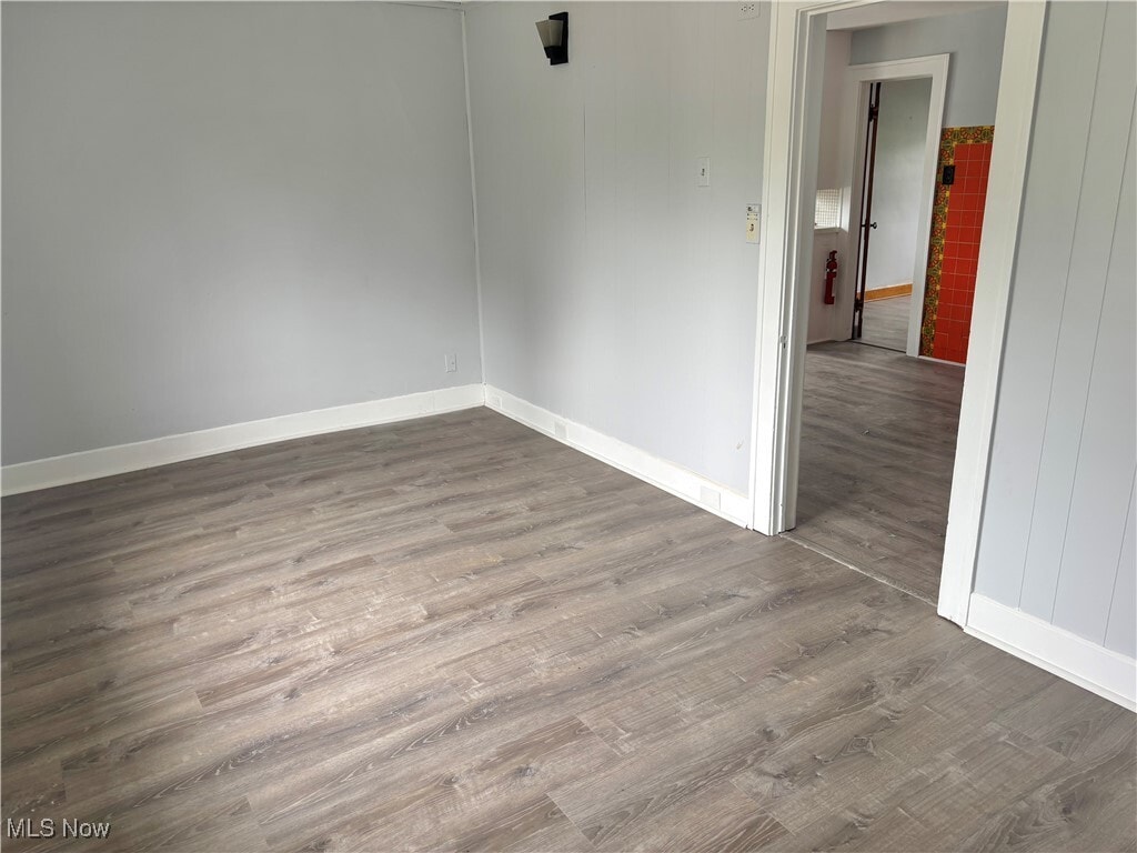 Foto del edificio - 9615 Cardwell Ave