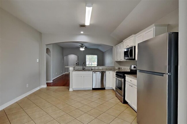Foto del edificio - 17915 Hollow Hill Ln