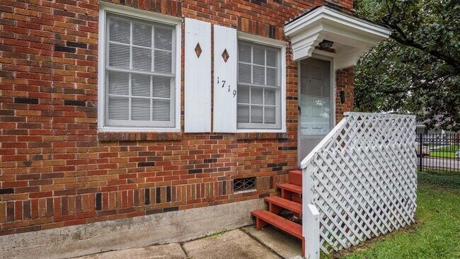 Building Photo - 1719 Fourcade St