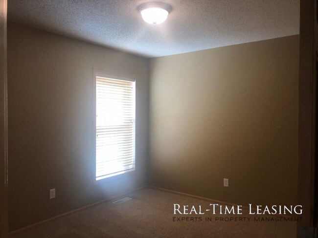 Foto del edificio - 10684 Ironwood Pkwy