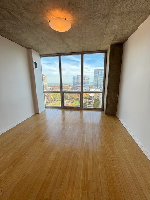 Foto del edificio - 1845 S Michigan Ave