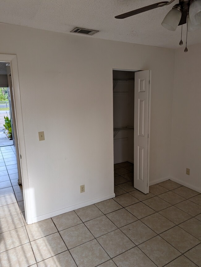 Foto del edificio - 447 NW Lake City Ave