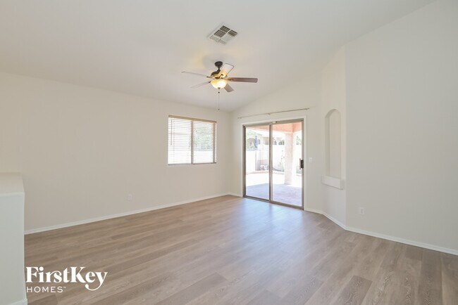 Building Photo - 6951 W Red Rock Dr