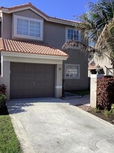 Building Photo - 20970 Vía Oleander