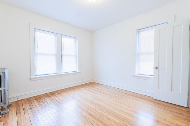 Foto del edificio - 8001 S Dobson Ave