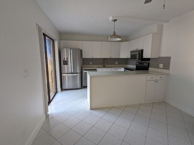 Foto del edificio - 296 Arabian Rd