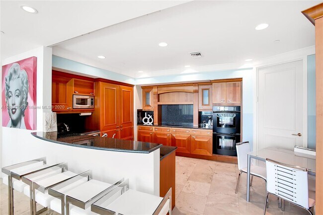 Foto del edificio - 20155 NE 38th Ct