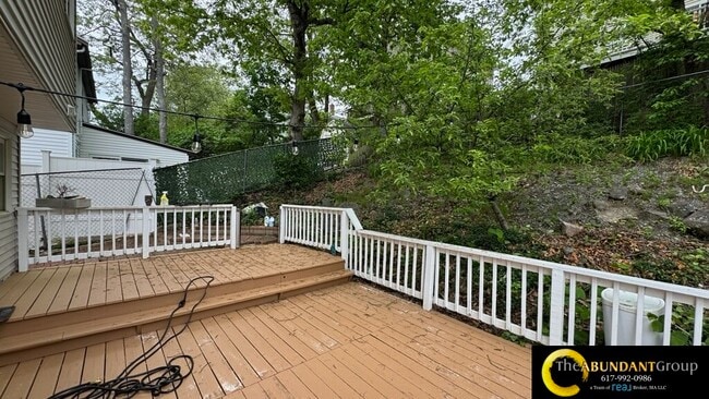Building Photo - 118 Montclair Ave