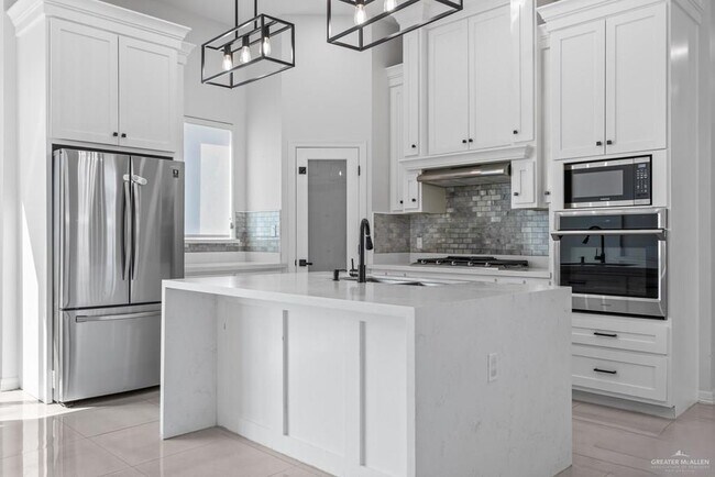 Foto del edificio - 16 Hana Dr