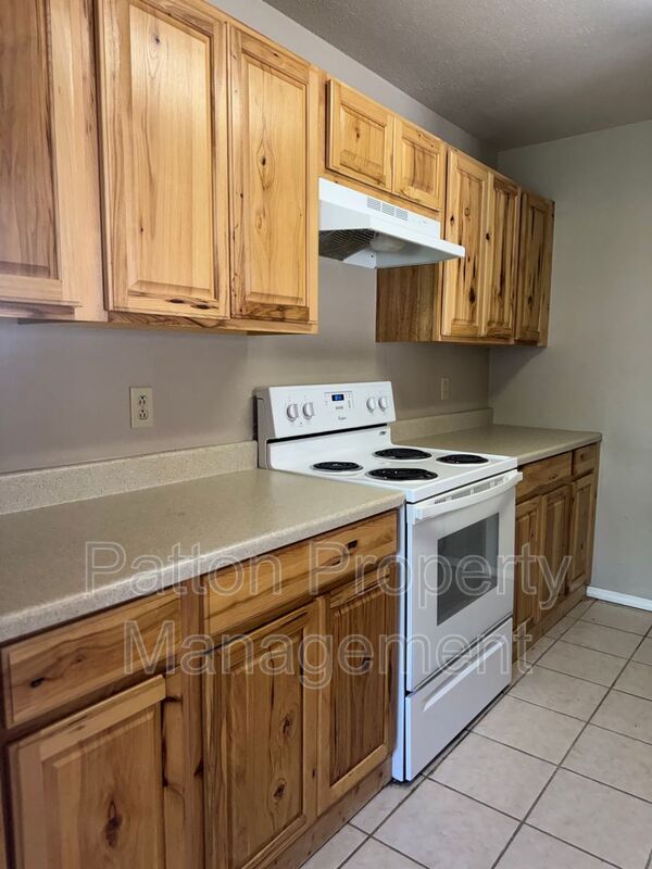 Building Photo - 29 Southridge Dr