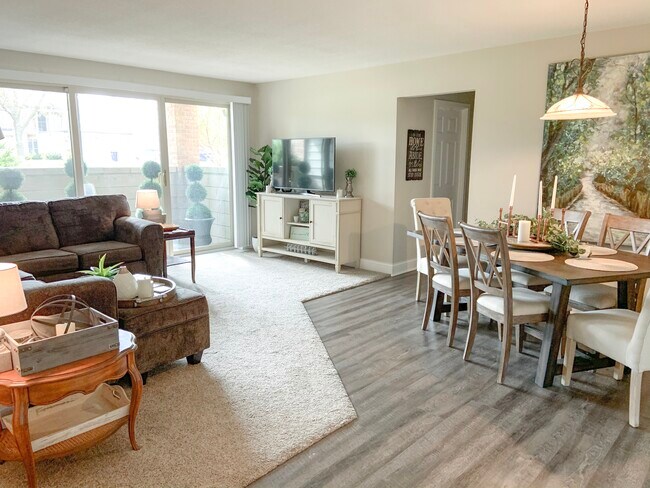 Living/Dining with second private patio - 6423 Colony Way