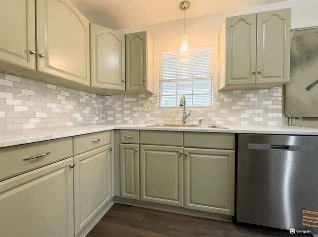 Foto del edificio - 501 Sacramento Dr