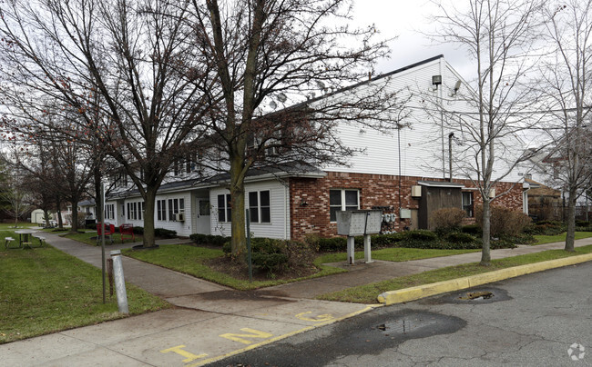 Building Photo - Bridgeview Apartments