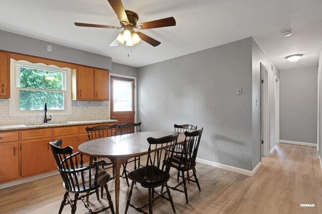 Building Photo - Charming Renovated 2 Bedroom Home in an Up...