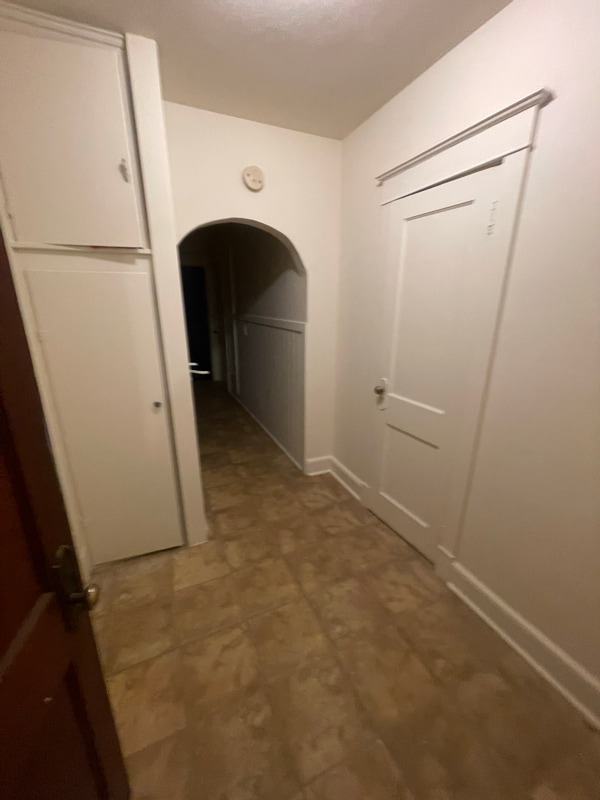 Building Photo - 734 Riverside Dr